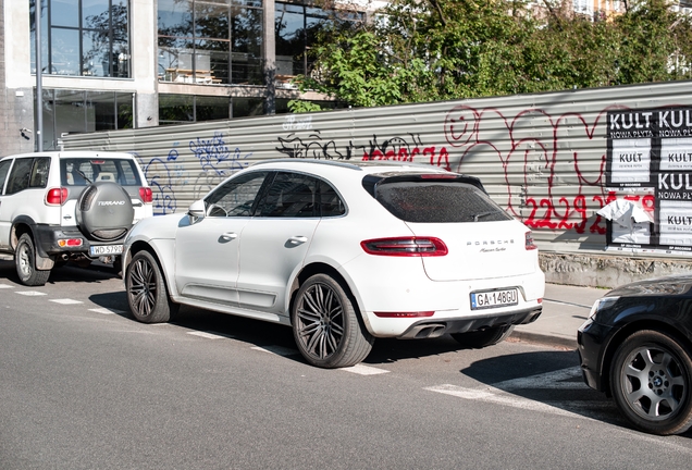 Porsche 95B Macan Turbo