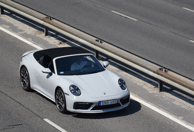 Porsche 992 Carrera 4S Cabriolet