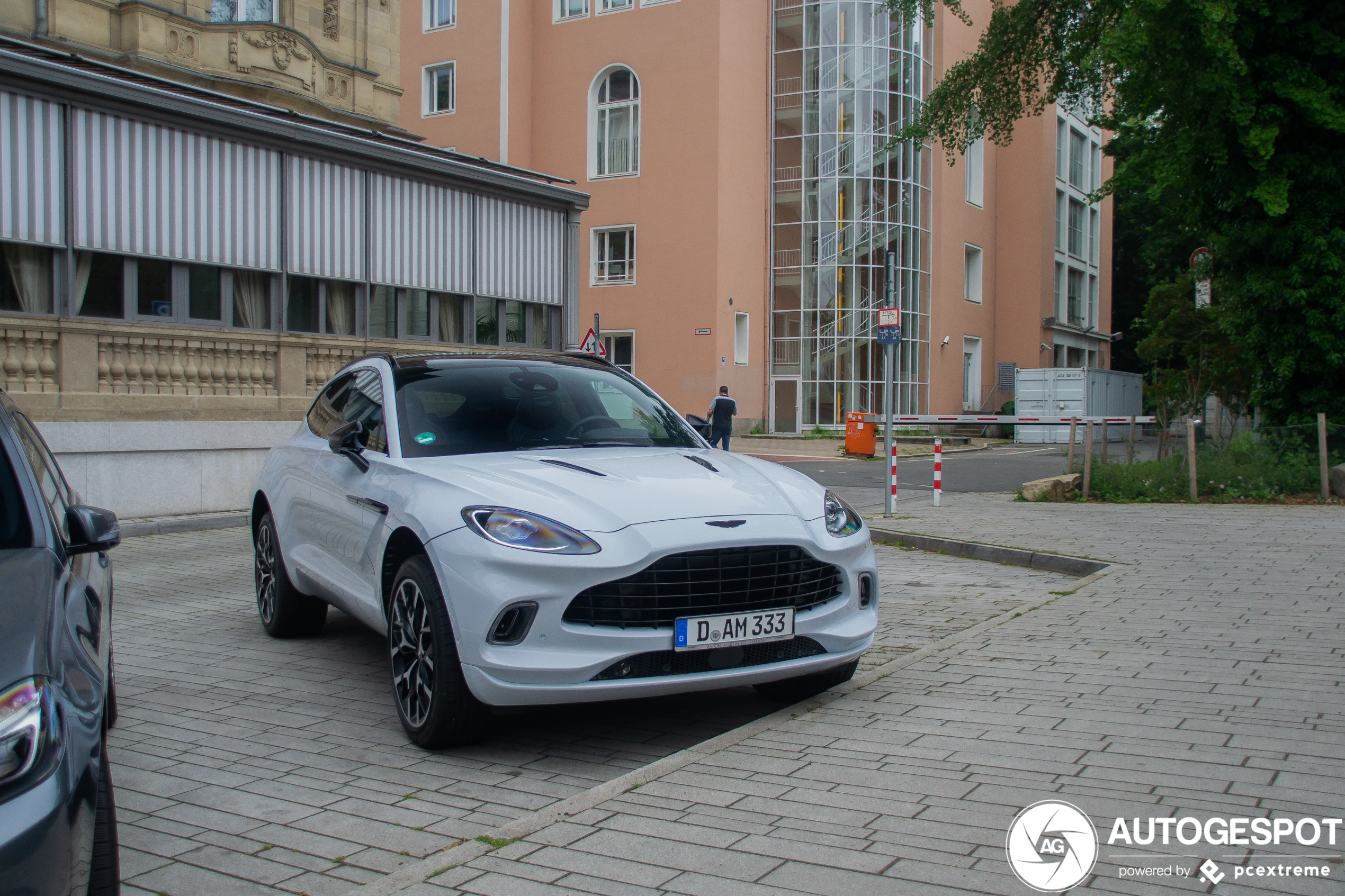 Aston Martin DBX