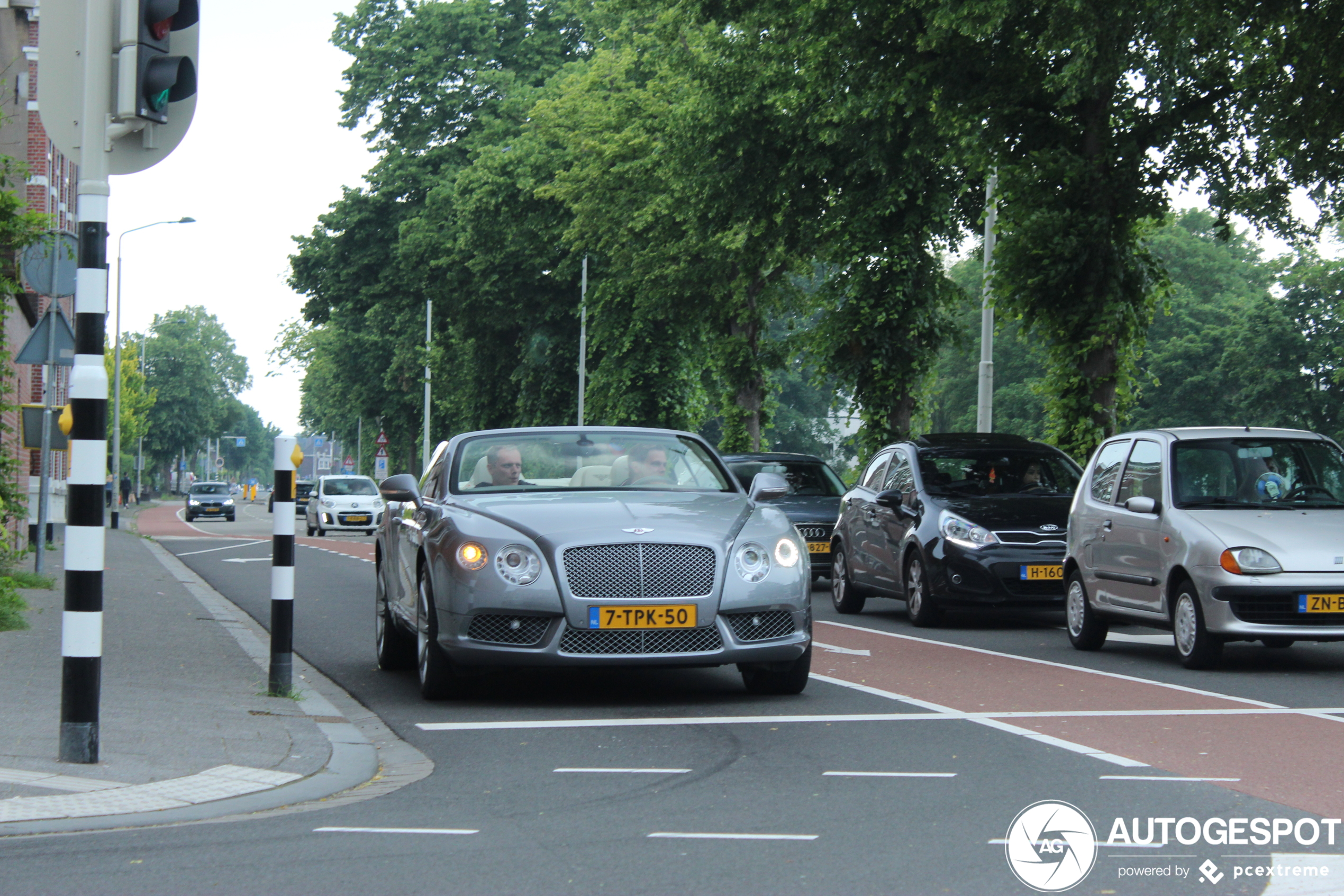 Bentley Continental GTC V8