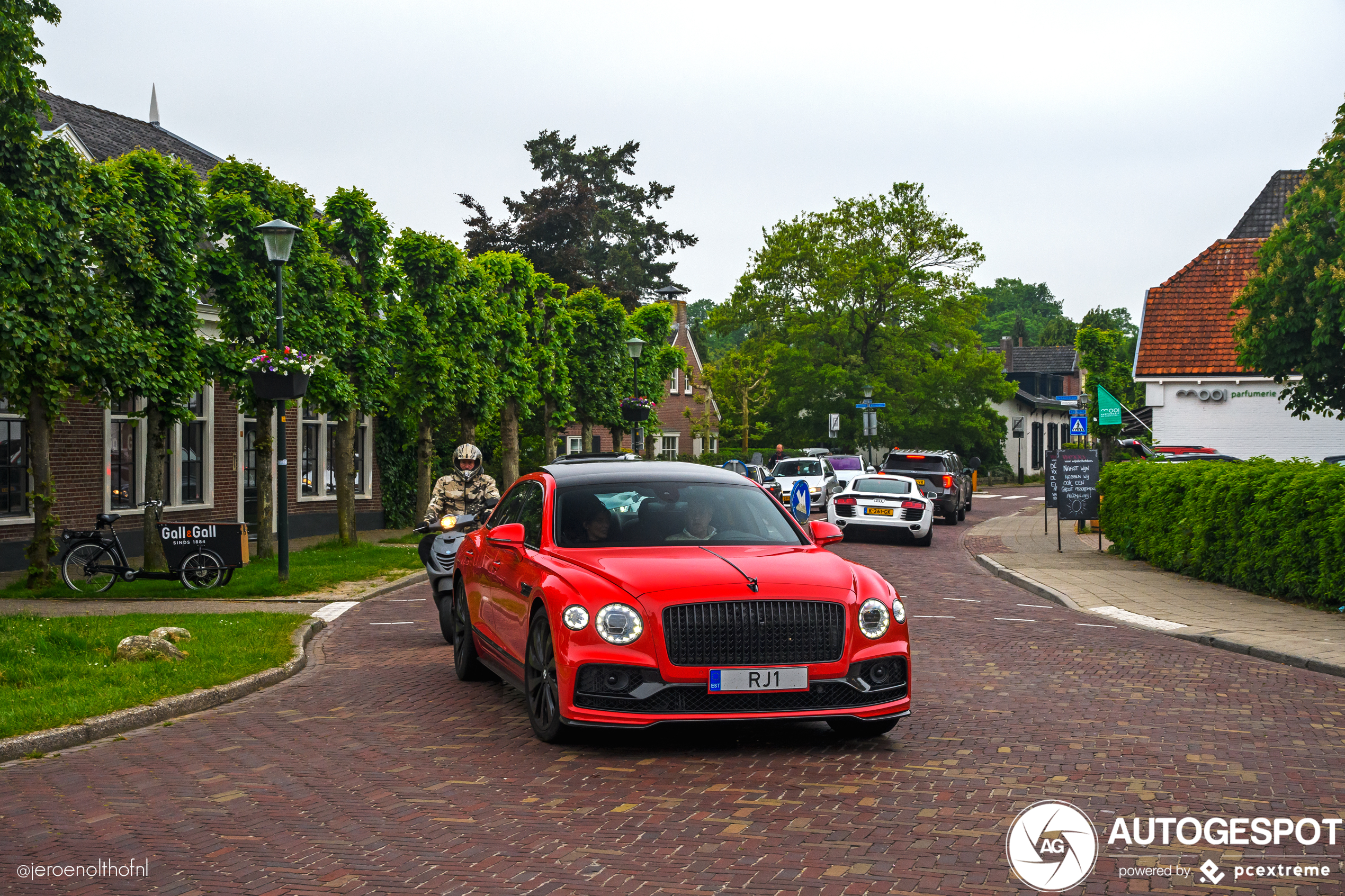 Bentley Flying Spur V8 2021