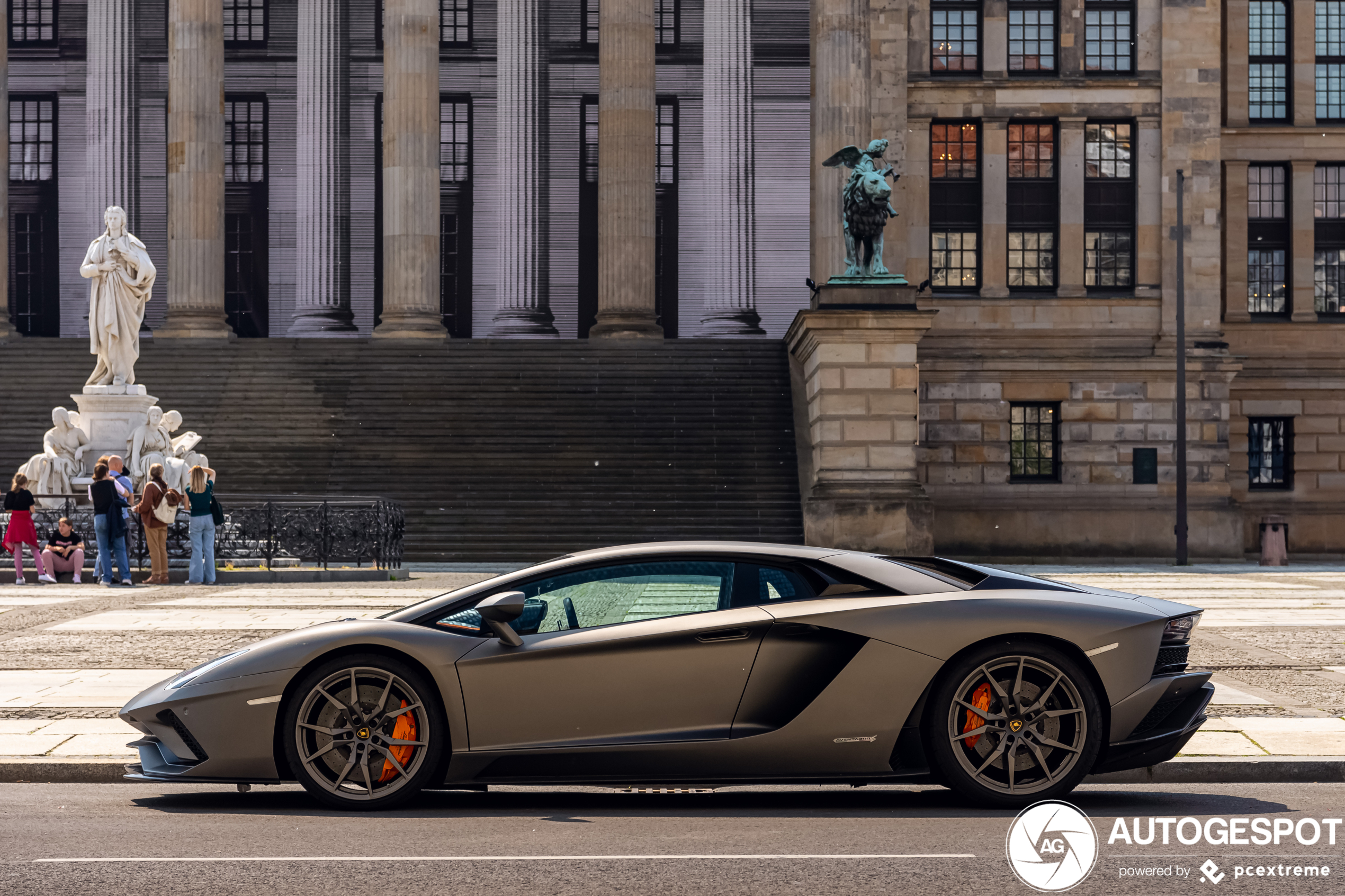 Lamborghini Aventador S LP740-4