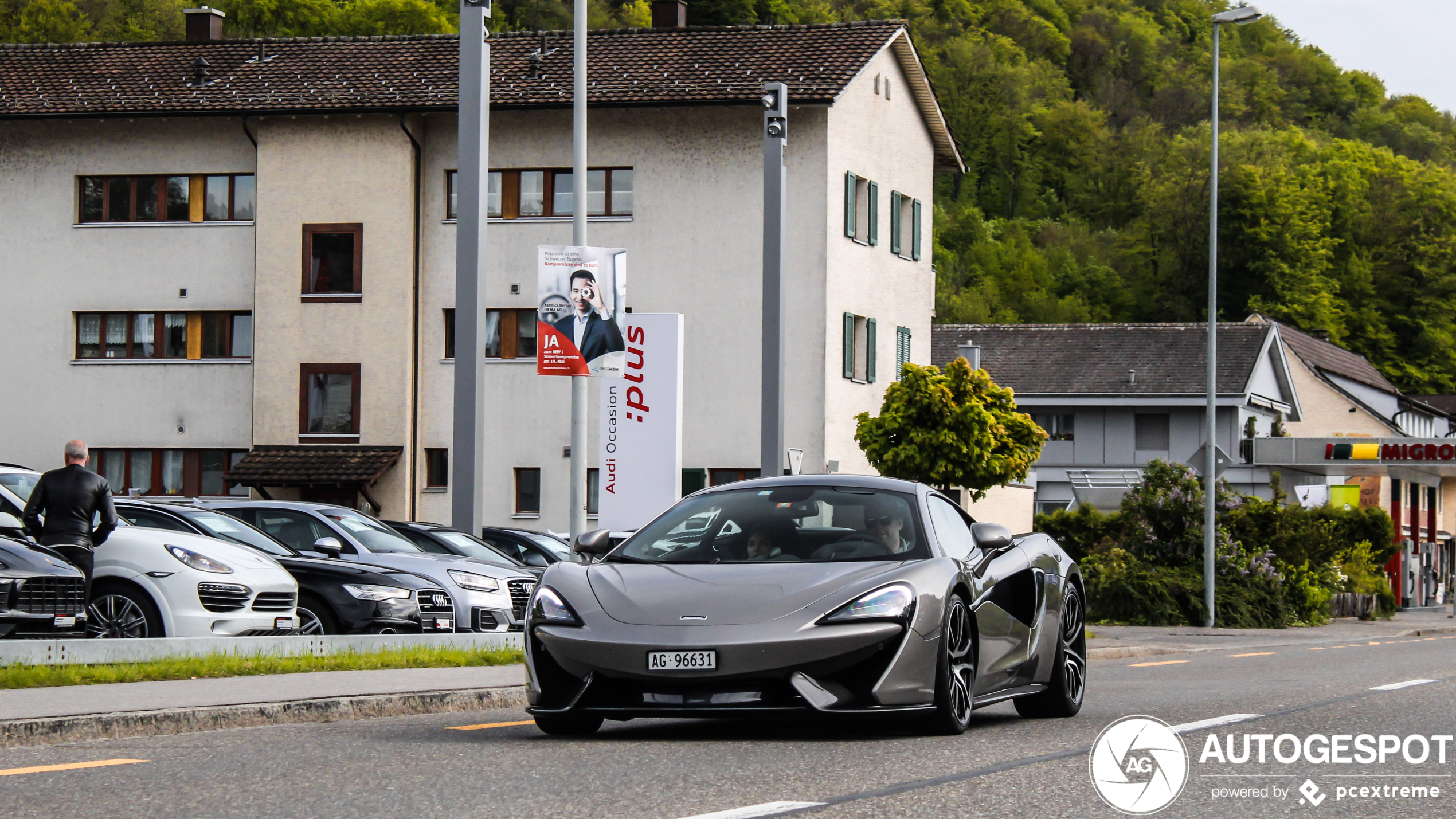 McLaren 570S