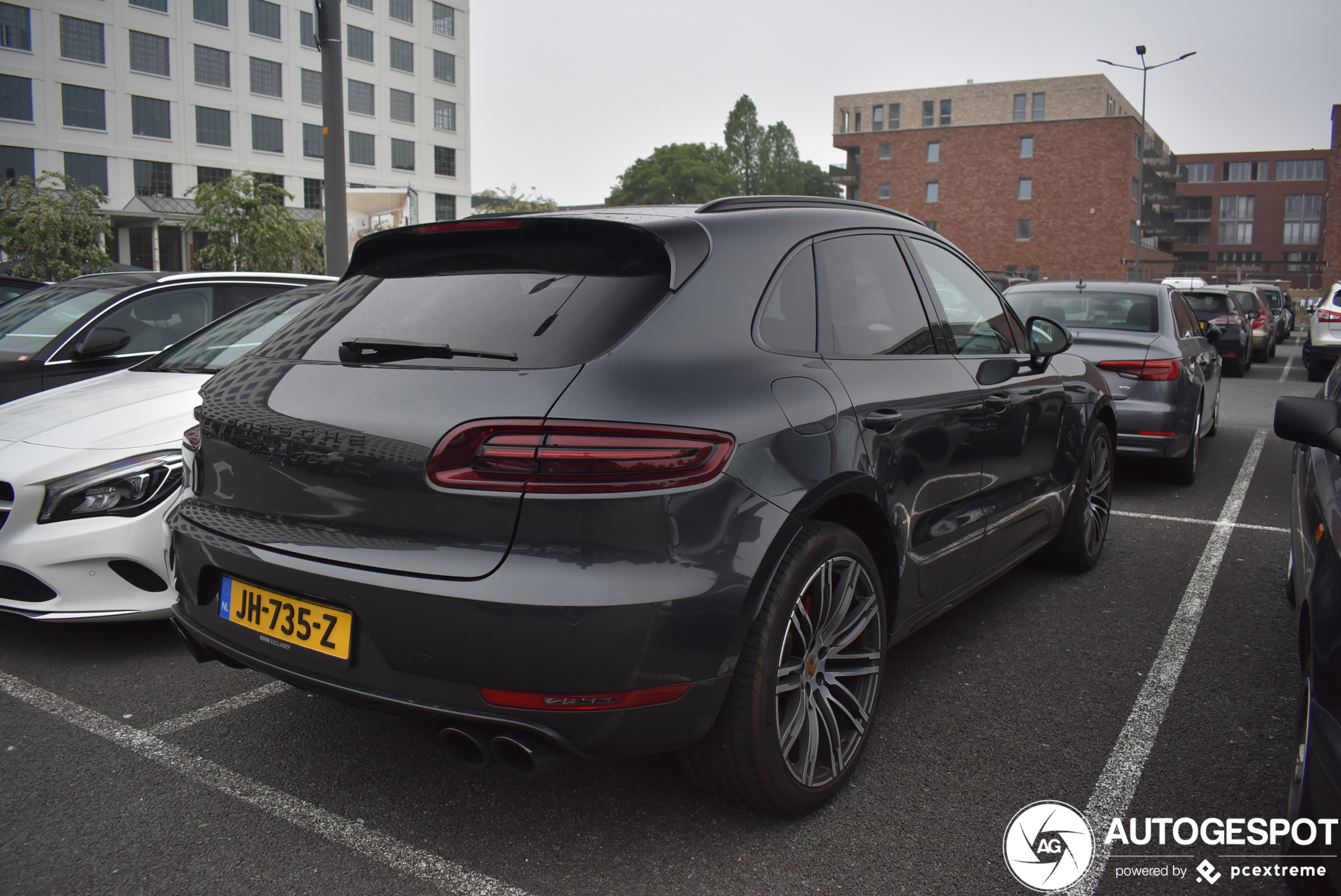 Porsche 95B Macan GTS