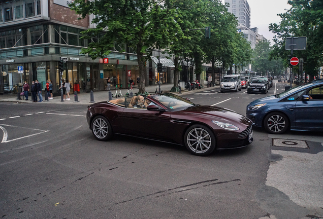 Aston Martin DB11 V8 Volante