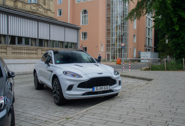 Aston Martin DBX