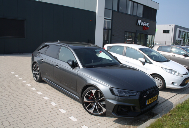 Audi RS4 Avant B9