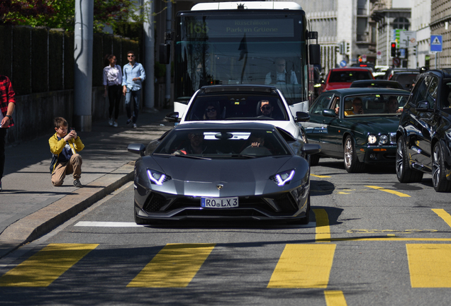 Lamborghini Aventador S LP740-4