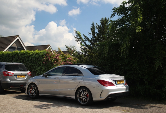 Mercedes-Benz CLA 45 AMG C117