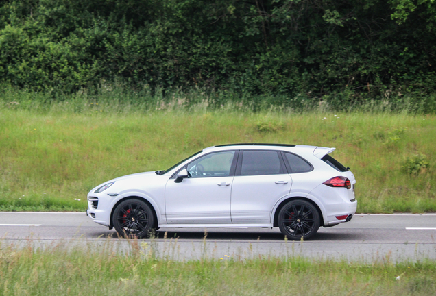 Porsche 958 Cayenne GTS