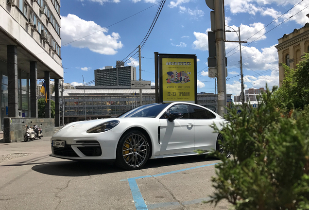 Porsche 971 Panamera Turbo