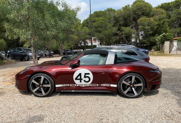 Porsche 992 Targa 4S Heritage Design Edition