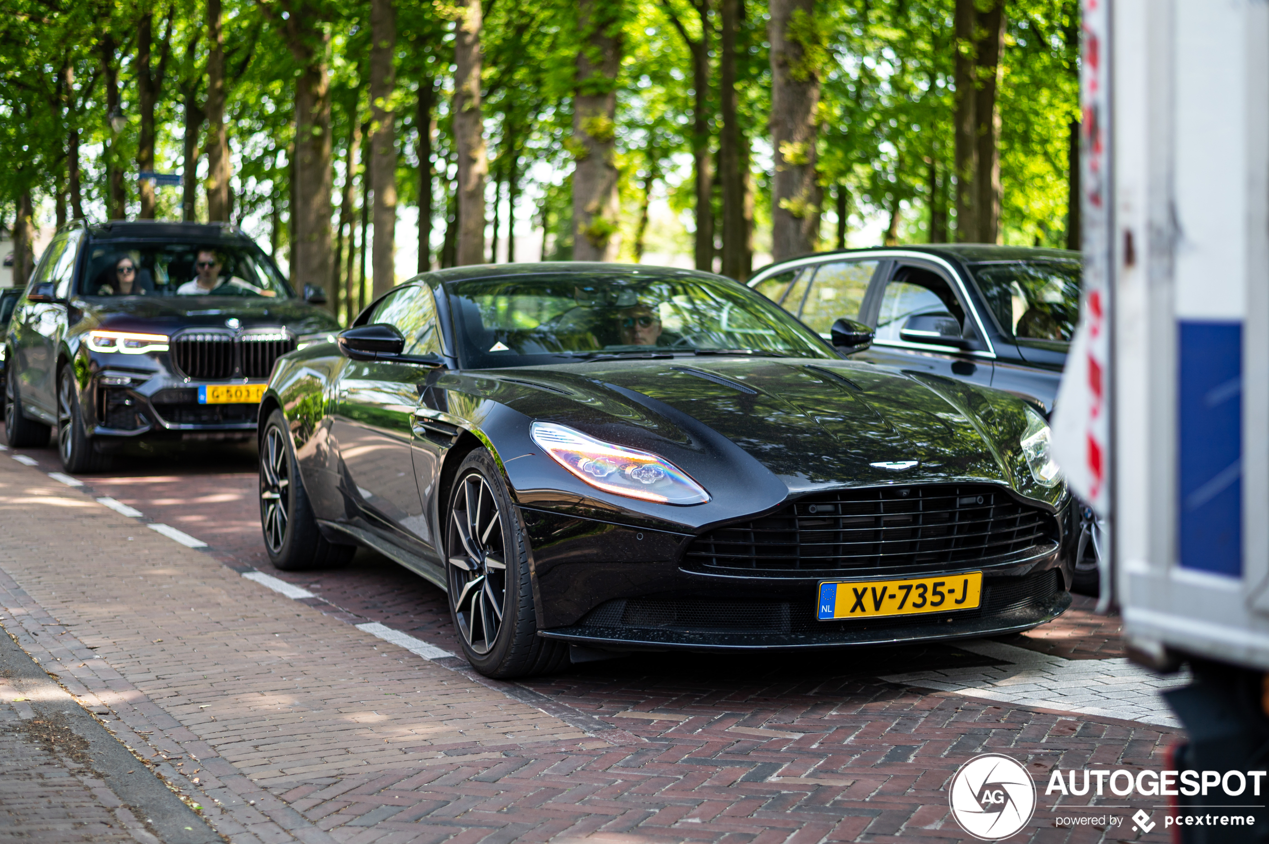 Aston Martin DB11