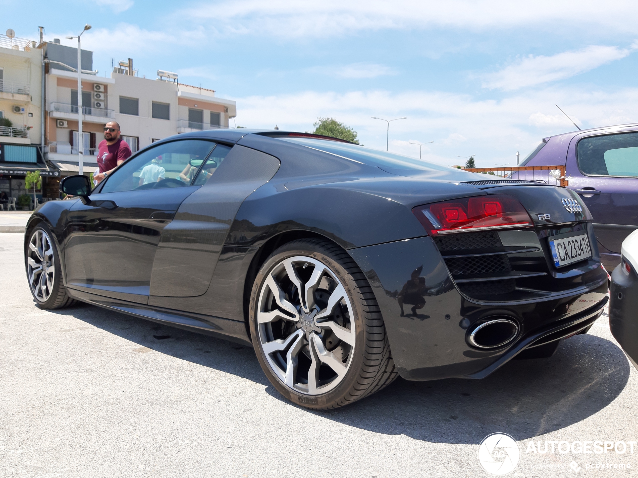 Audi R8 V10