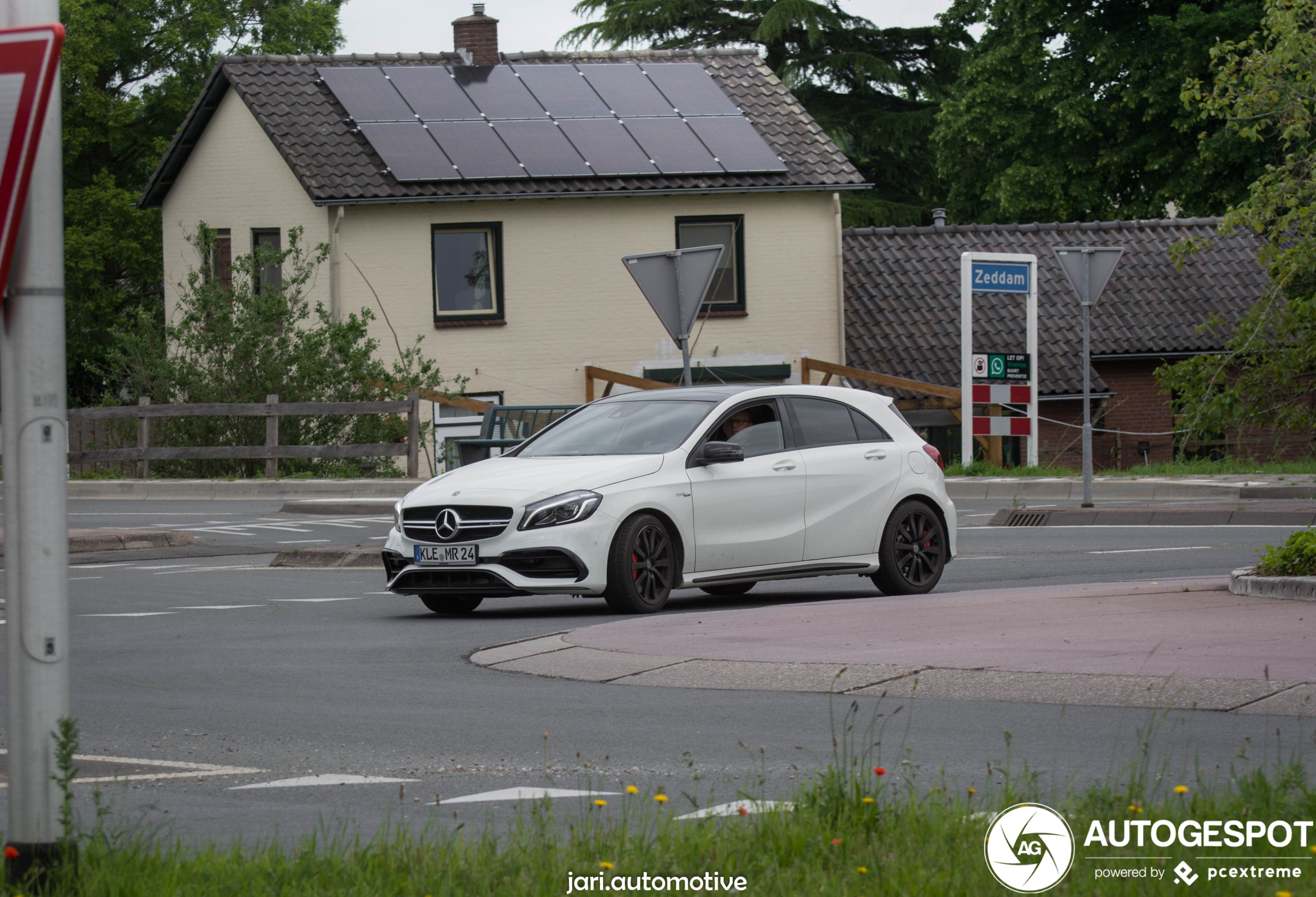 Mercedes-AMG A 45 W176 2015