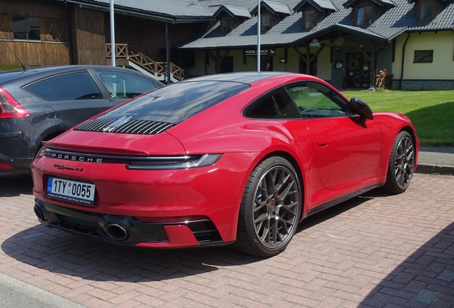 Porsche 992 Carrera 4S