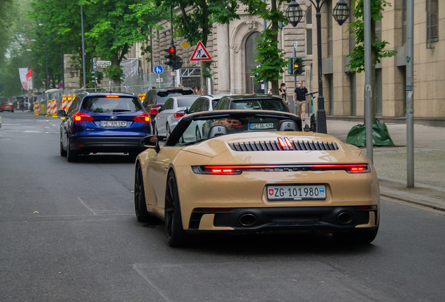 Porsche 992 Carrera 4S Cabriolet