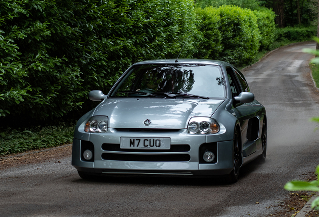 Renault Clio V6