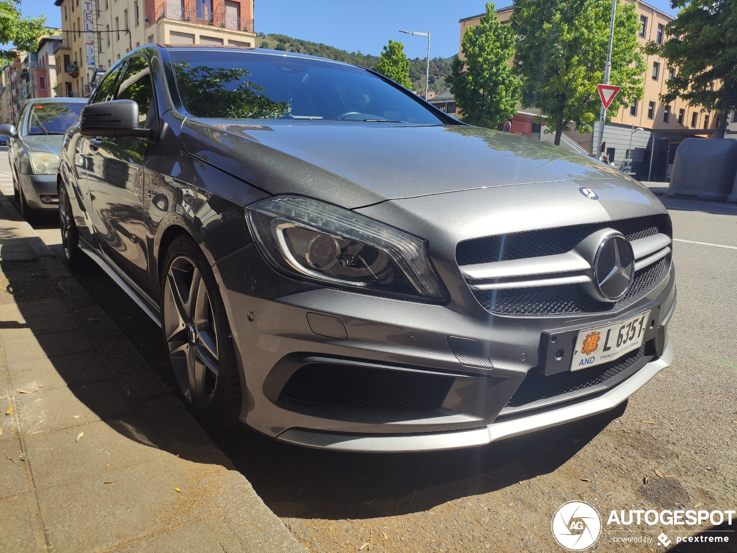 Mercedes-Benz A 45 AMG