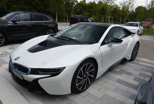 BMW i8