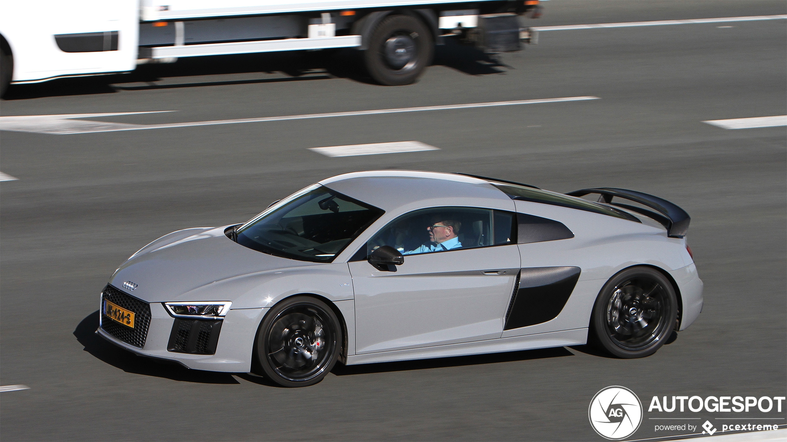 Audi R8 V10 Plus 2015