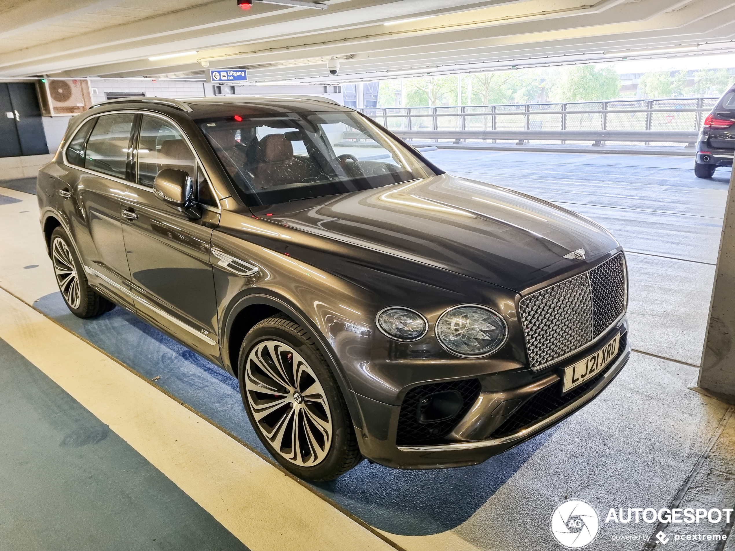 Bentley Bentayga V8 2021 First Edition