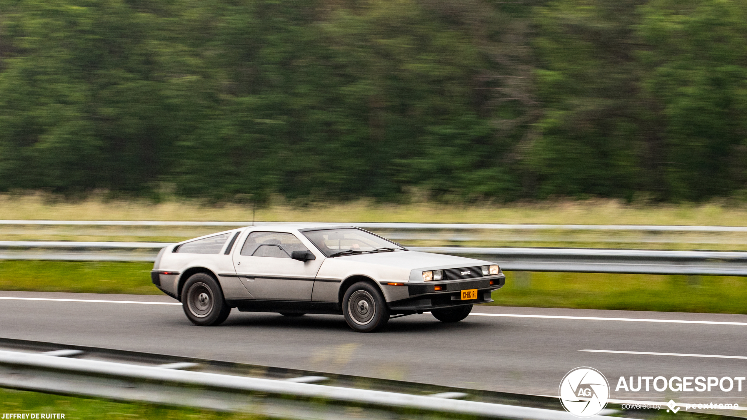 DeLorean DMC-12