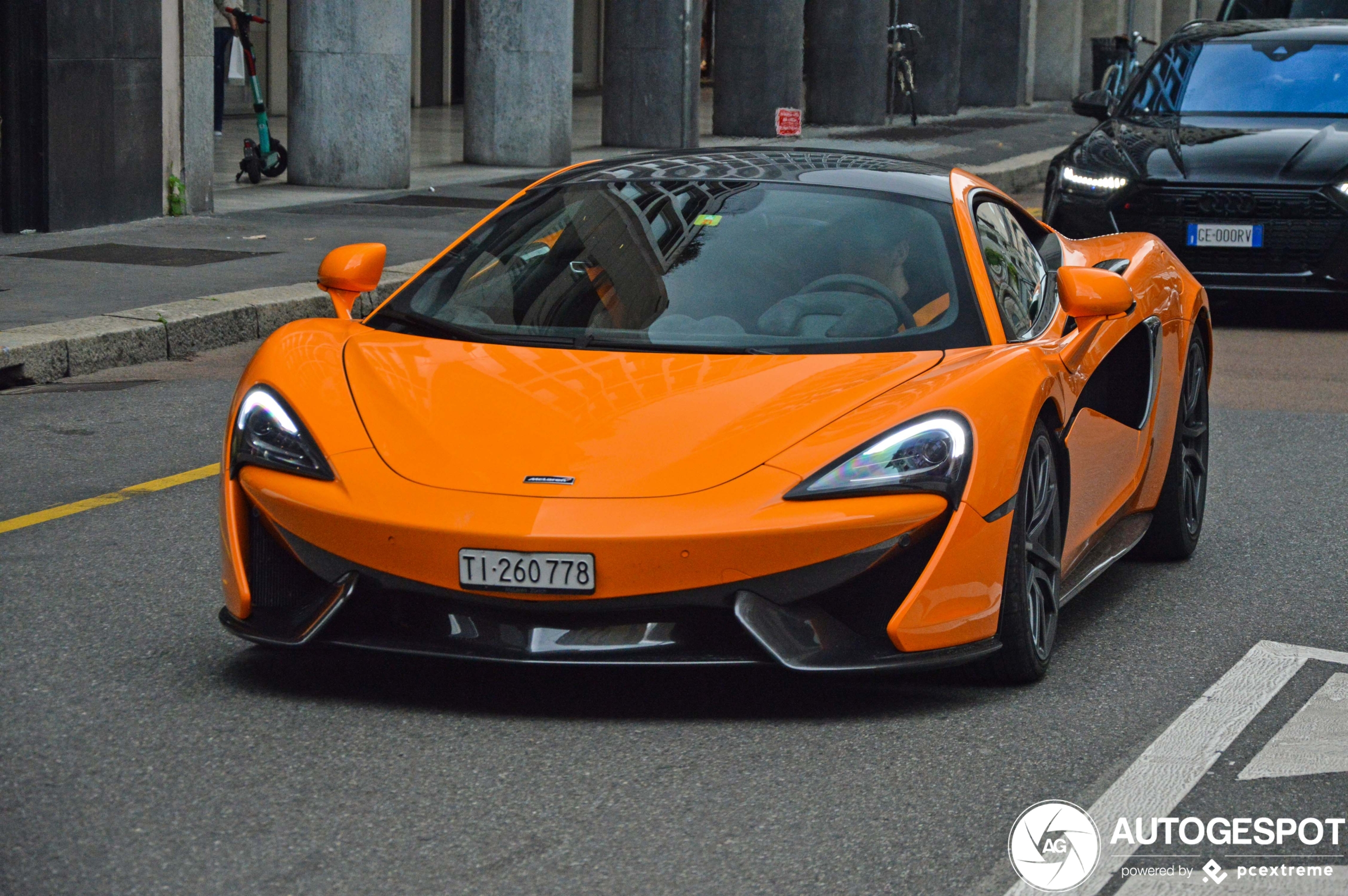 McLaren 570S