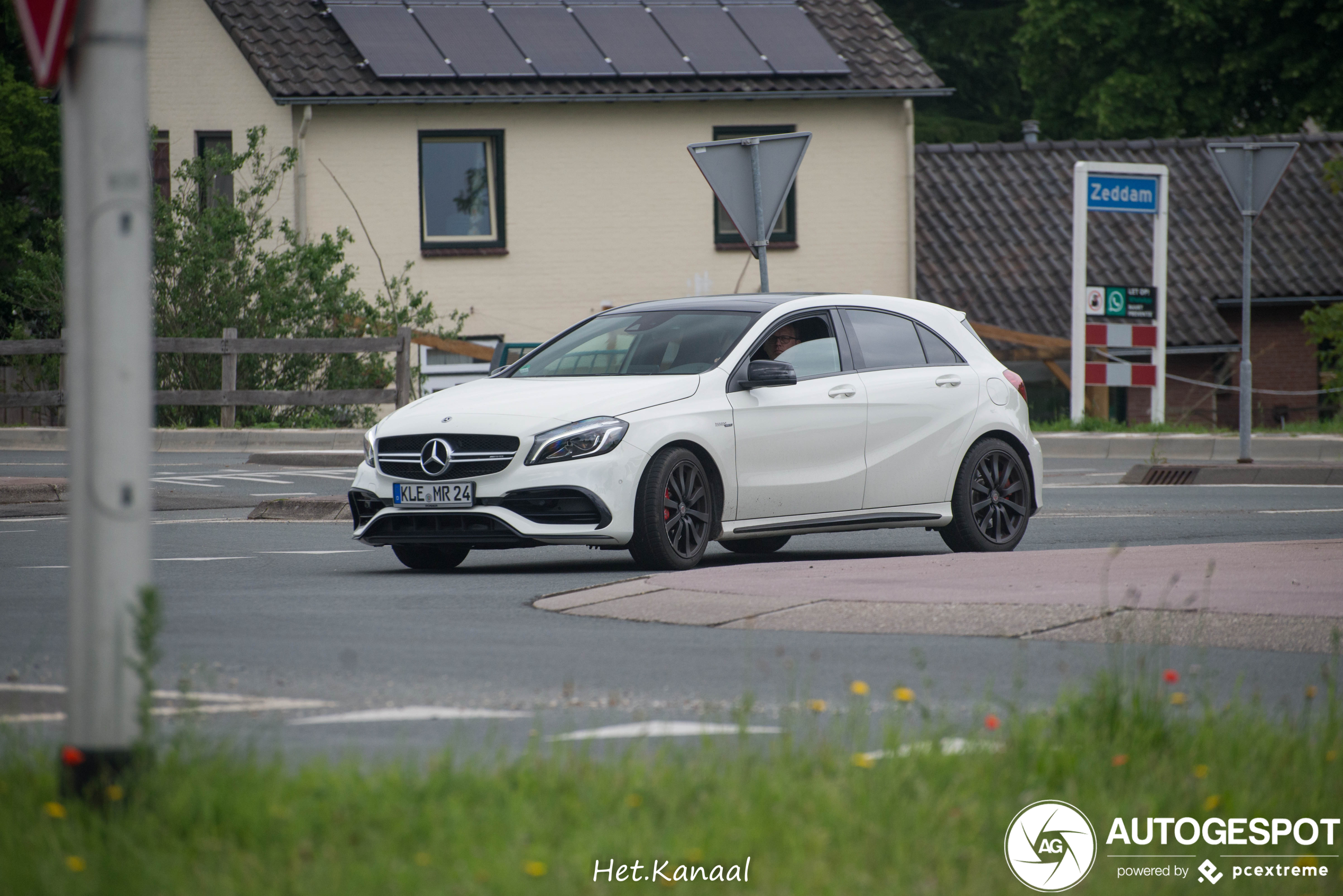 Mercedes-AMG A 45 W176 2015