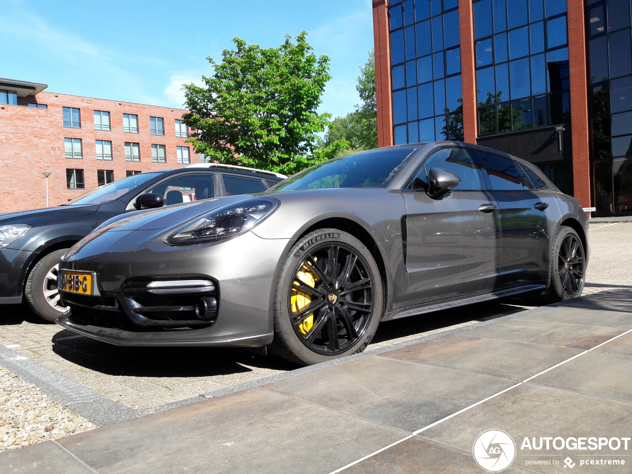 Porsche 971 Panamera Turbo S E-Hybrid Sport Turismo