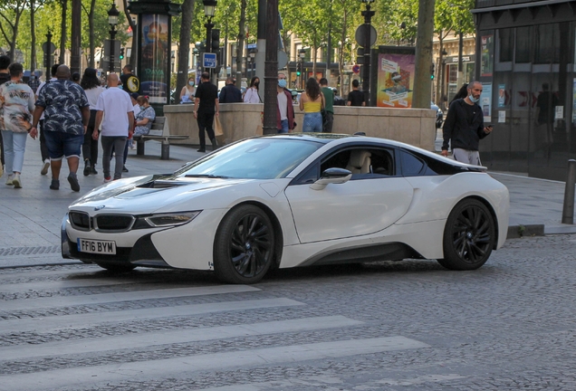 BMW i8