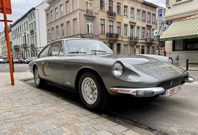 Ferrari 365 GT 2+2