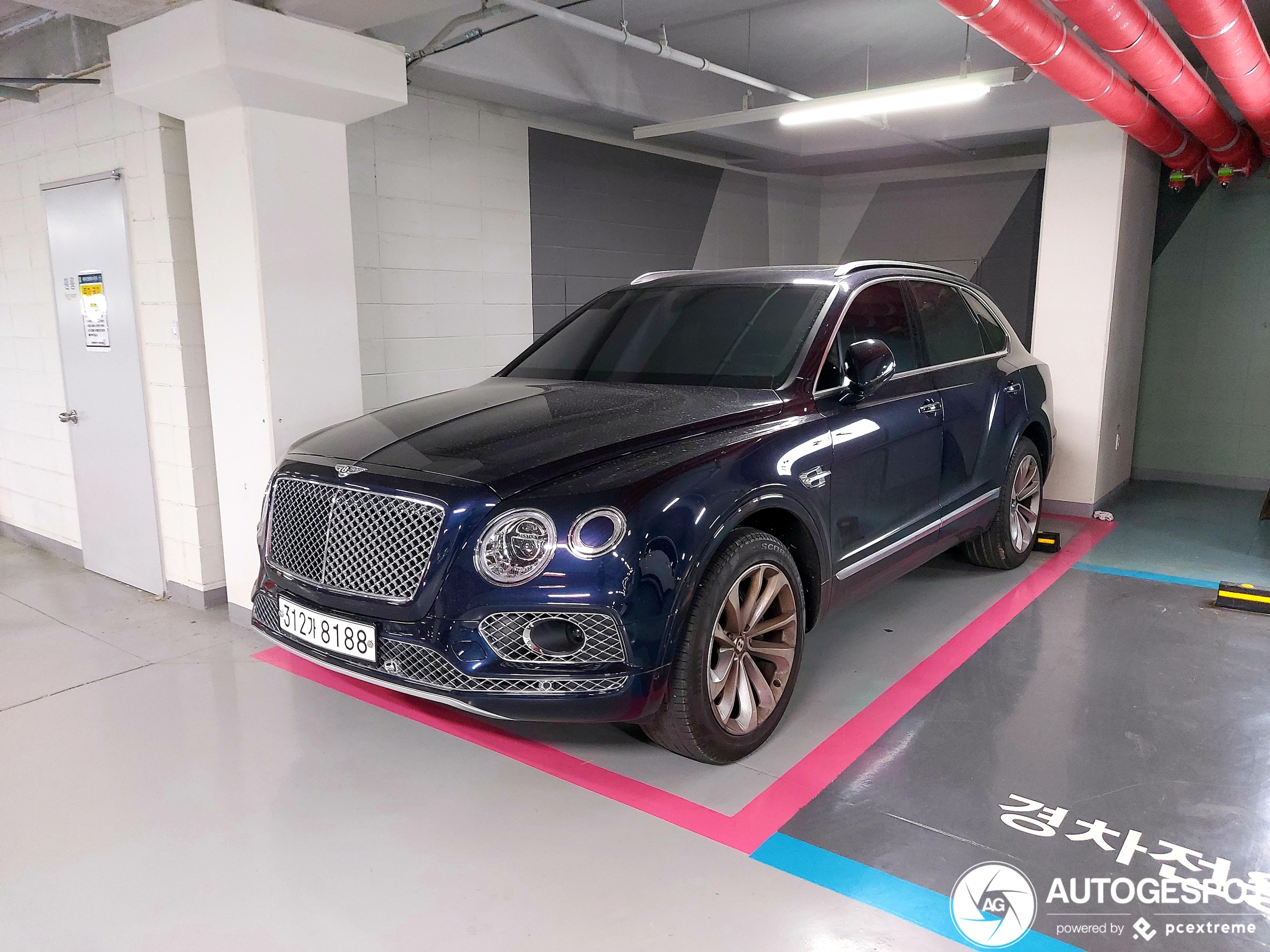 Bentley Bentayga V8