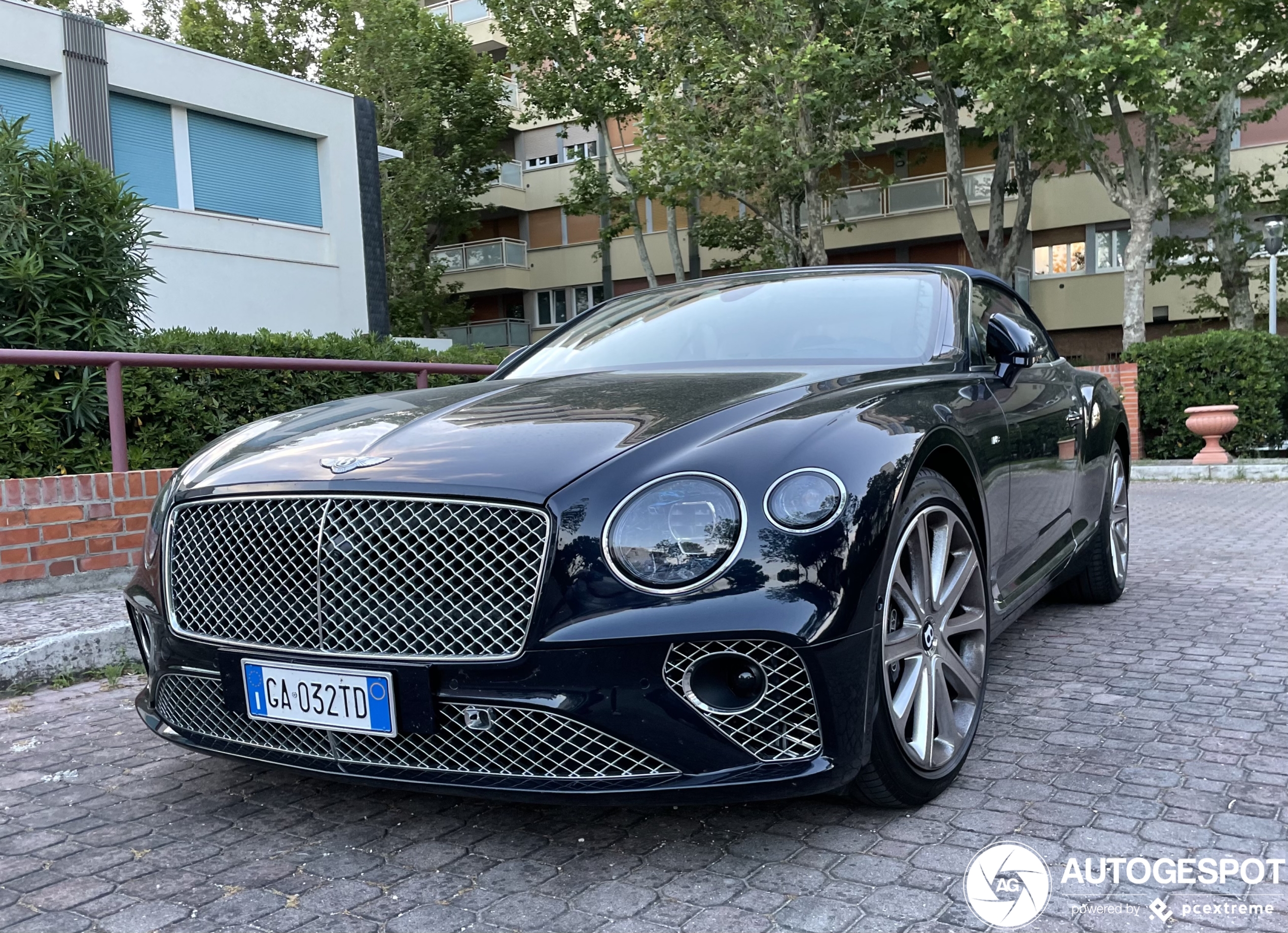 Bentley Continental GTC V8 2020