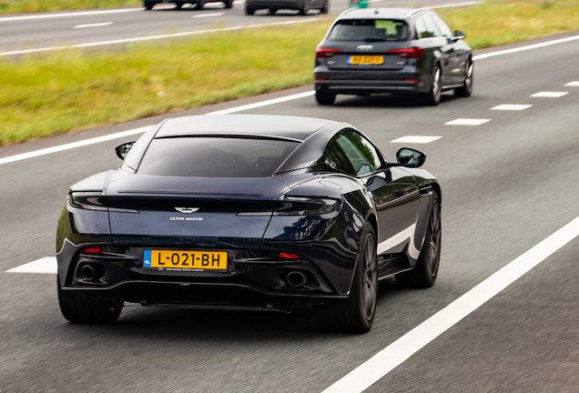 Aston Martin DB11 V8