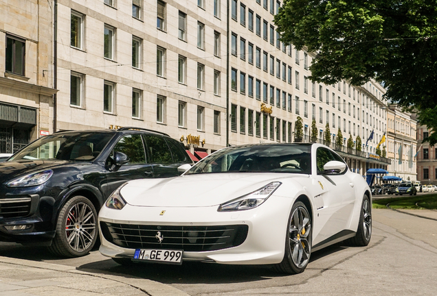 Ferrari GTC4Lusso T