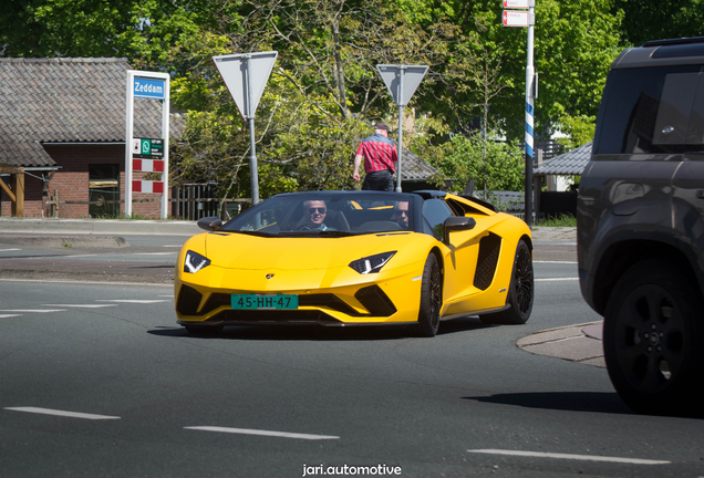 Lamborghini Aventador S LP740-4 Roadster