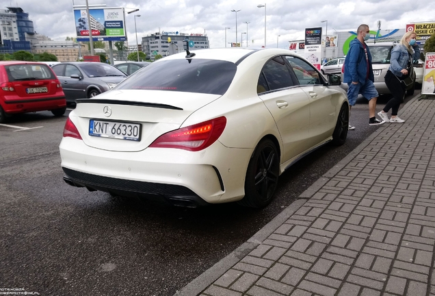 Mercedes-Benz CLA 45 AMG C117