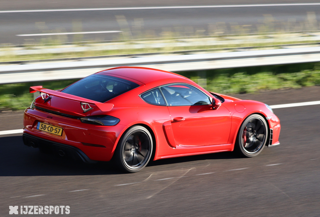 Porsche 718 Cayman GT4