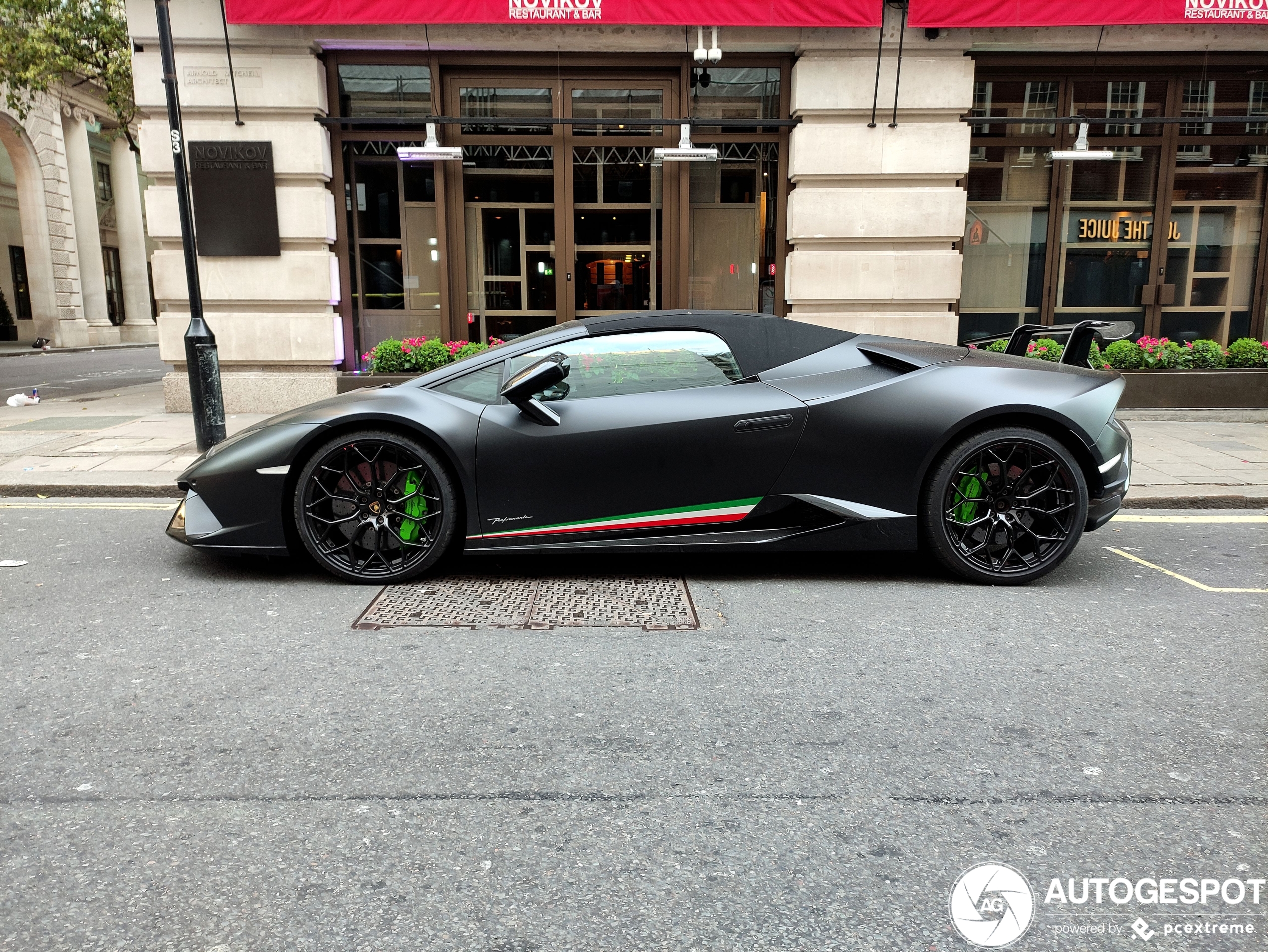 Lamborghini Huracán LP640-4 Performante Spyder