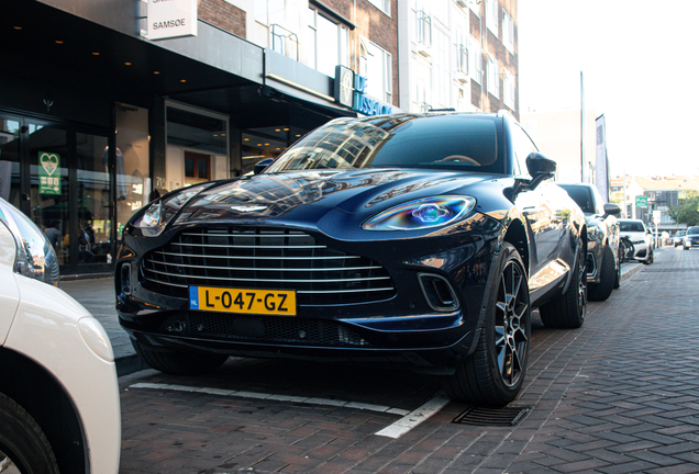 Aston Martin DBX