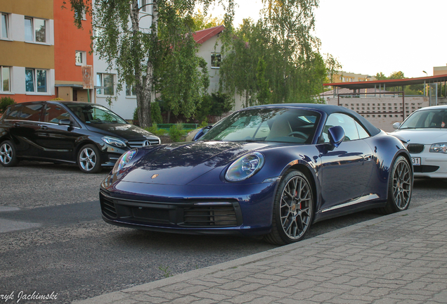 Porsche 992 Carrera 4S Cabriolet