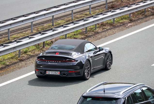 Porsche 992 Carrera 4S Cabriolet