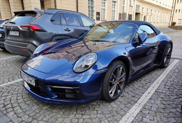 Porsche 992 Carrera 4S Cabriolet