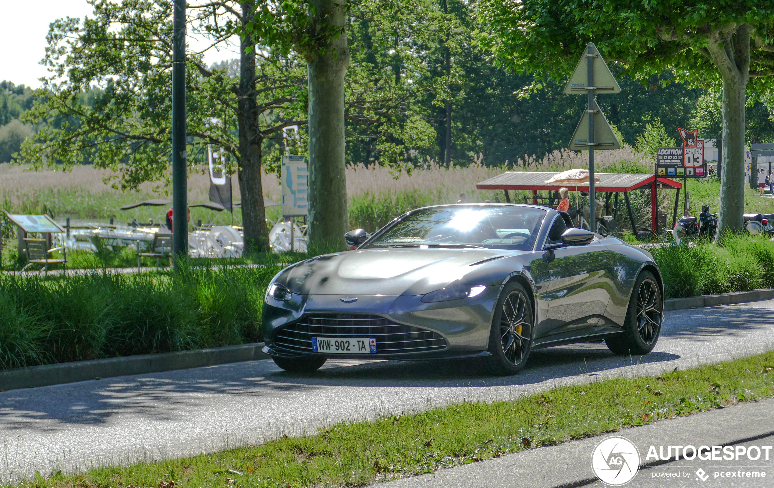 Aston Martin V8 Vantage Roadster 2020