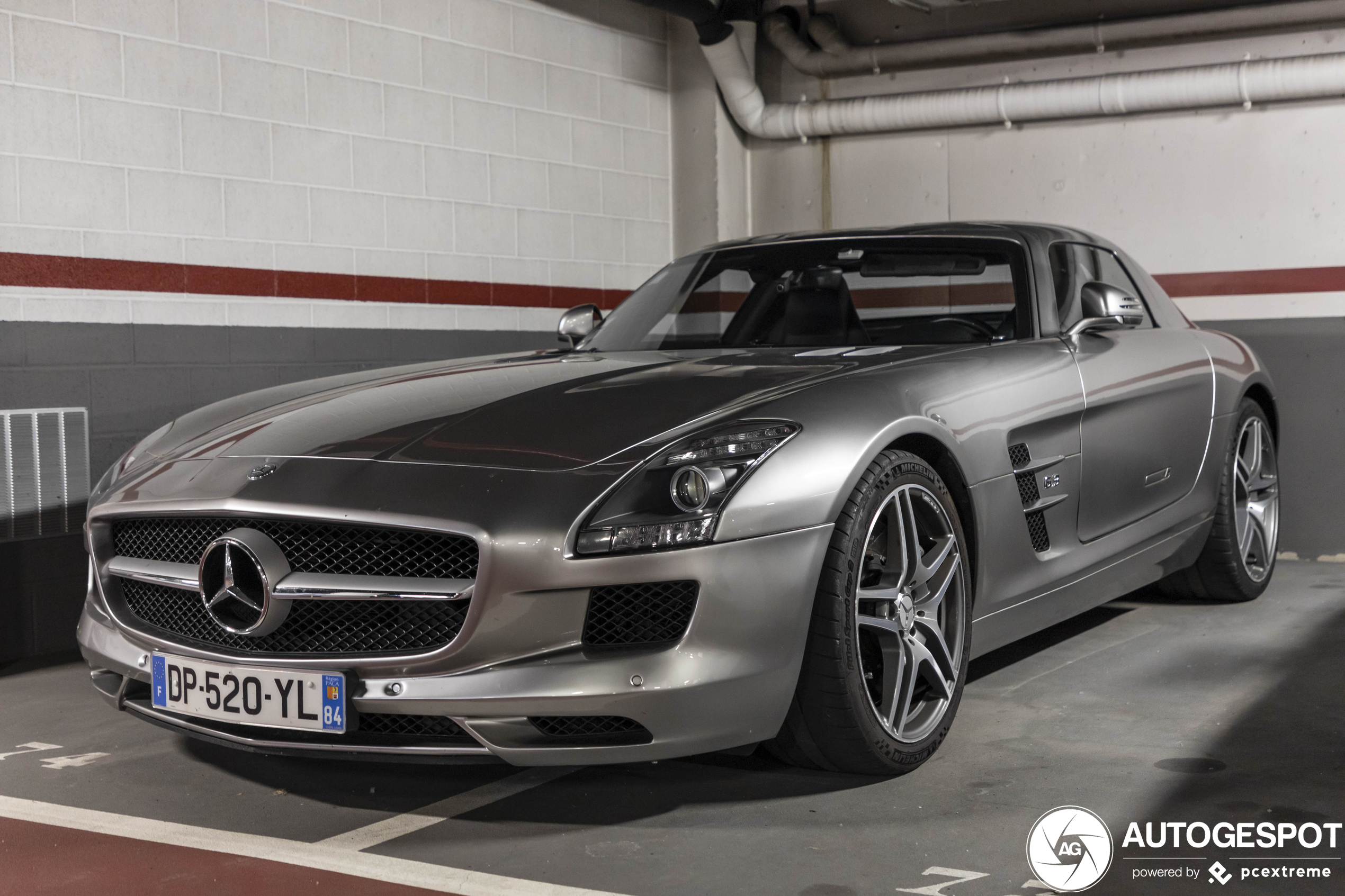 Mercedes-Benz SLS AMG