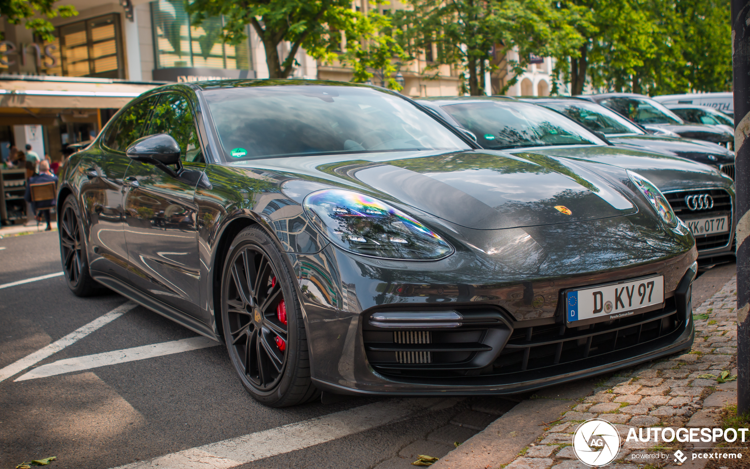 Porsche 971 Panamera GTS MkI