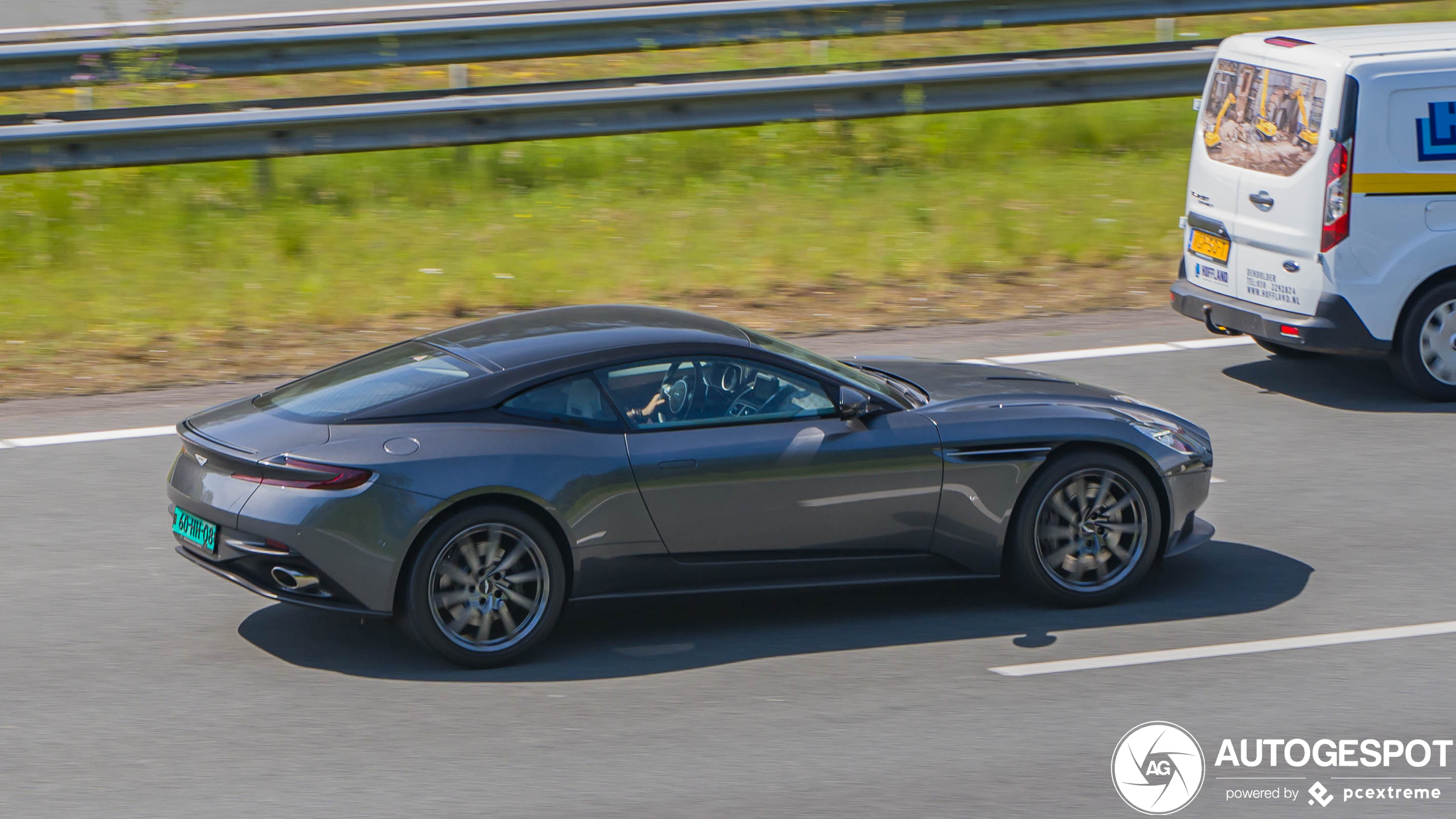 Aston Martin DB11