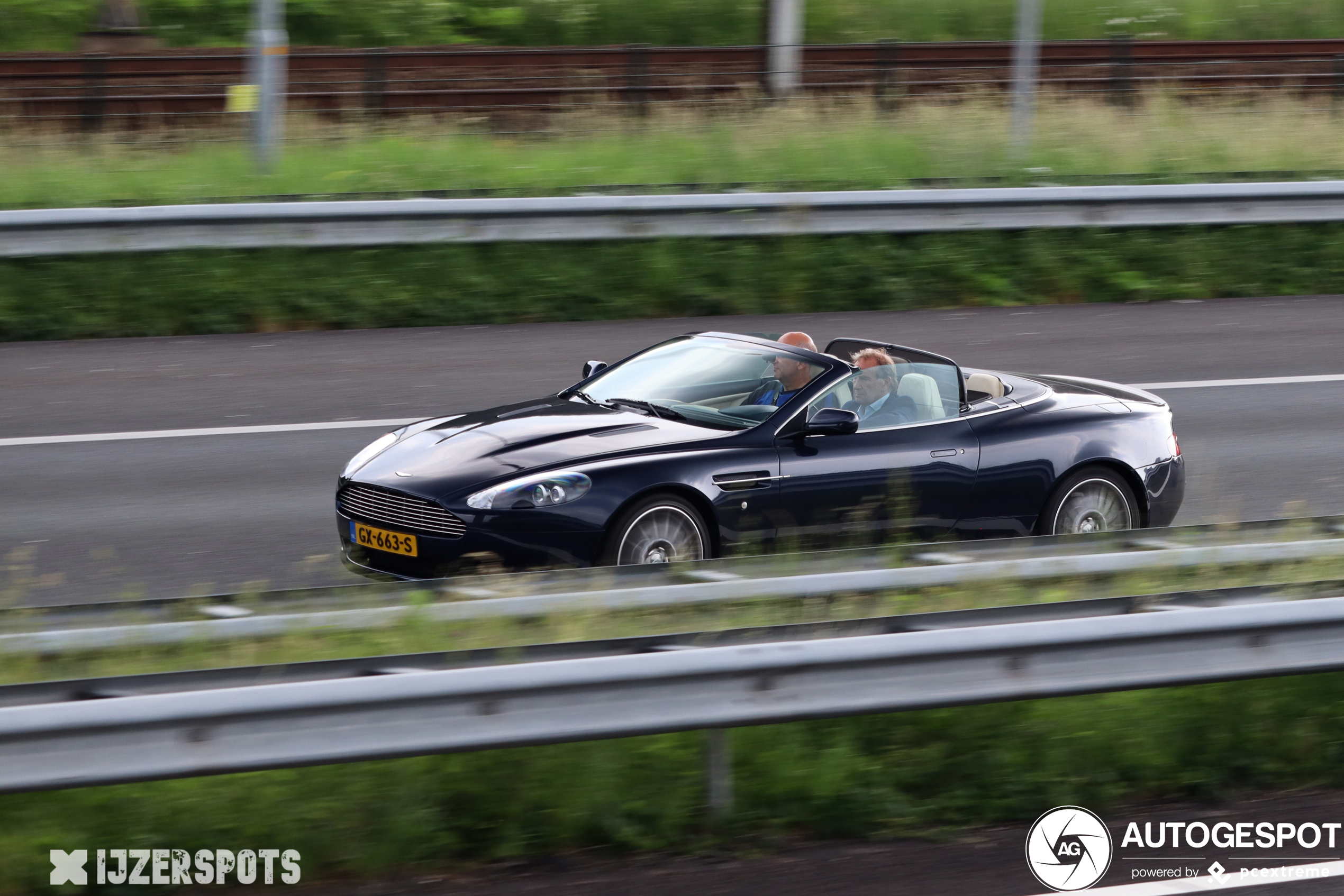 Aston Martin DB9 Volante