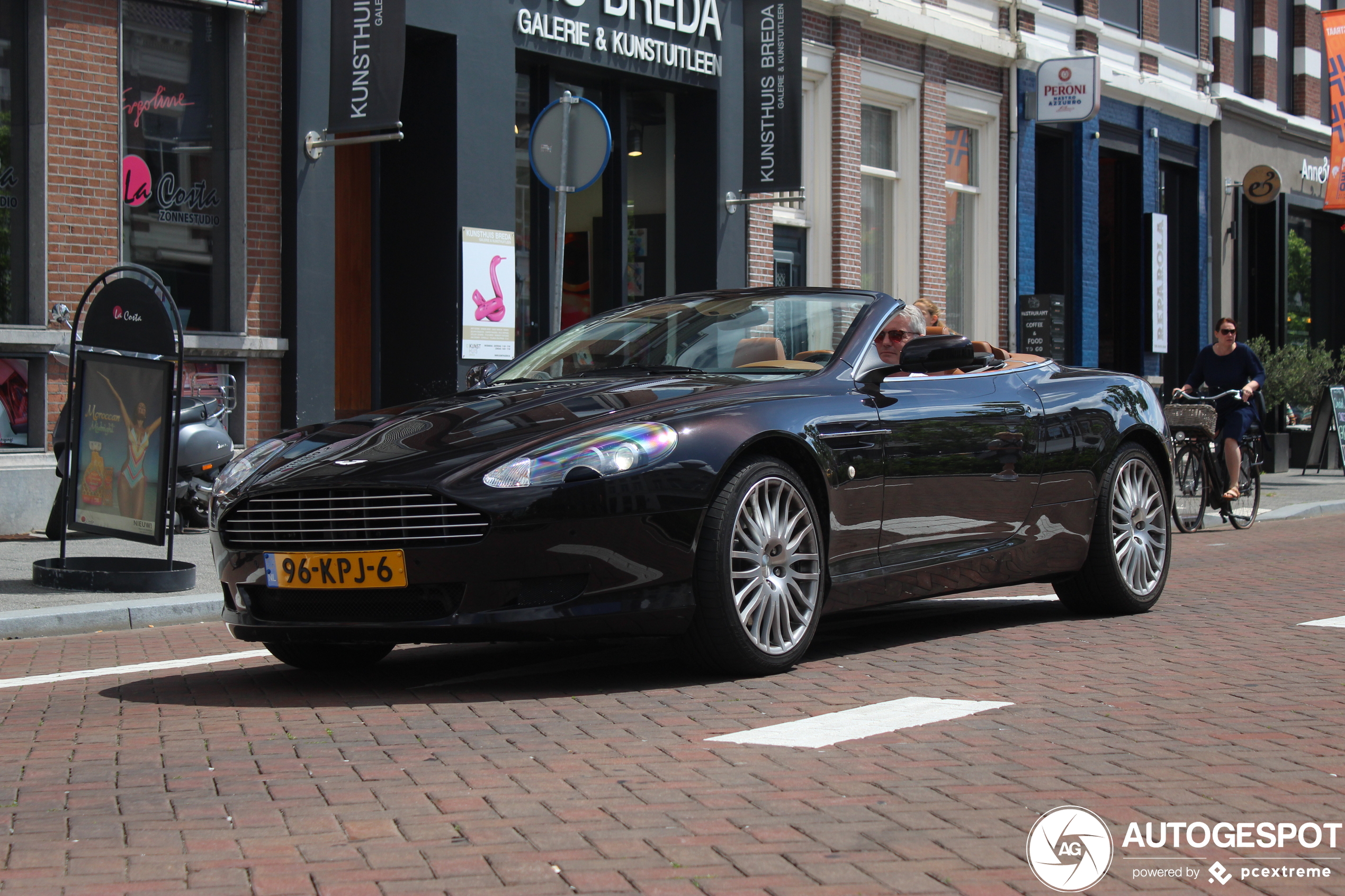 Aston Martin DB9 Volante